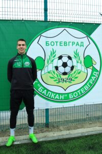 10 Николай Мирославов Миков